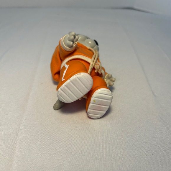 Vintage 1984 AGC Tomy Hong Kong Wolf in Track Suit Toy Figurine - Picture 4 of 5